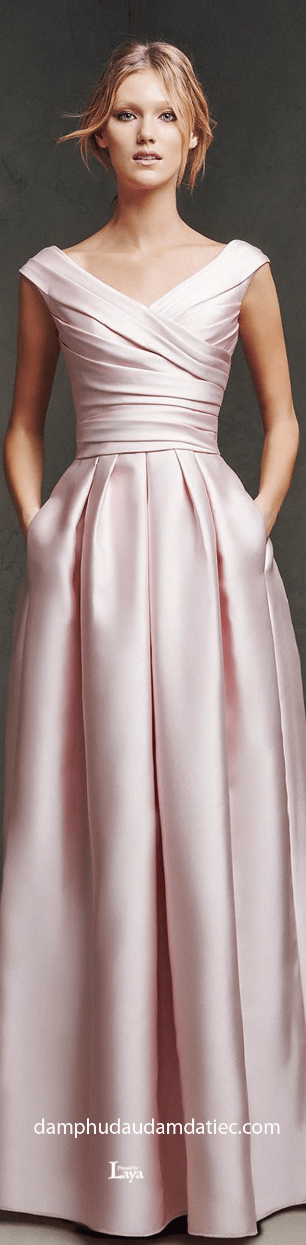 dam da tiec mau hong sang trong 