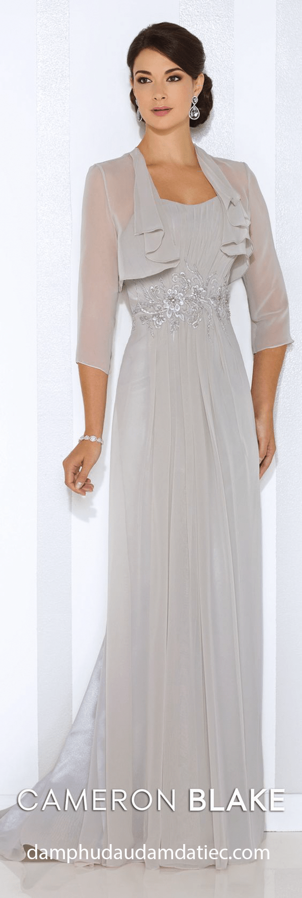 dam da tiec dang dai cho me co dau mau xanh be