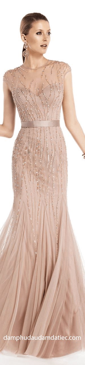 dam da tiec duoi ca dang da mau hong cam dinh da