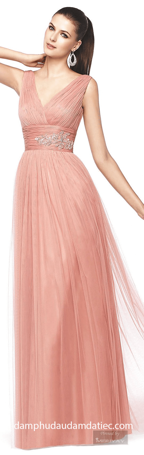 dam da tiec dang dai co v mau hong cam