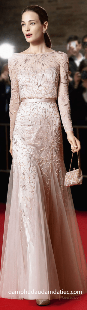 dam da tiec dang dai tay dai dinh hat sang trong mau hong nhat