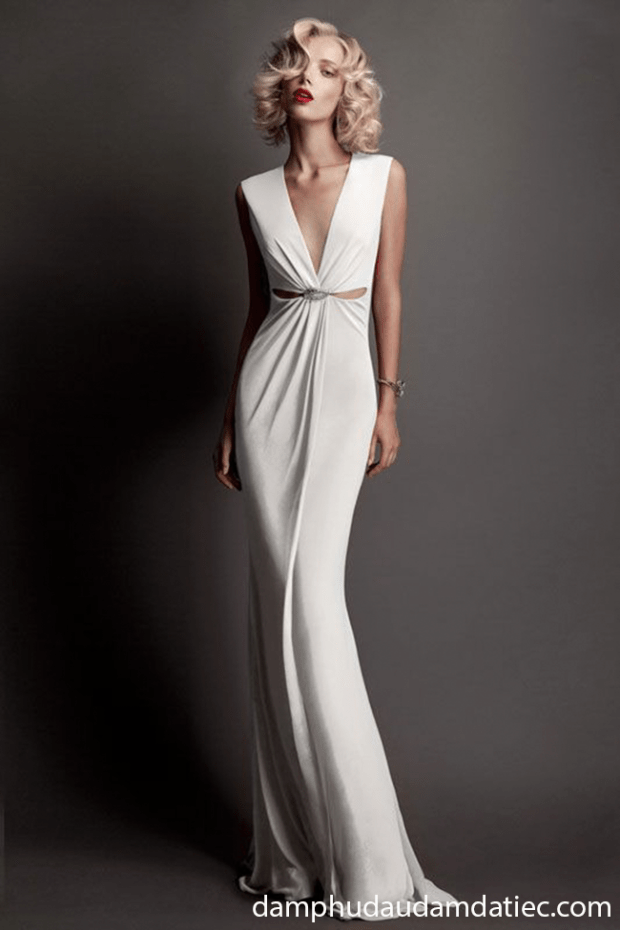 ao cuoi bien / dam da tiec xe ta mau trang kem 