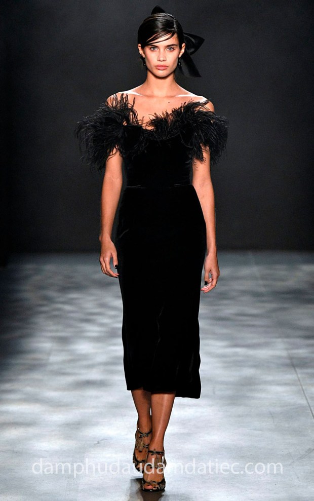 dam da hoi duoi ca Marchesa_FW17_Look23 may dam da hoi dam da tiec meera meera fashion concept