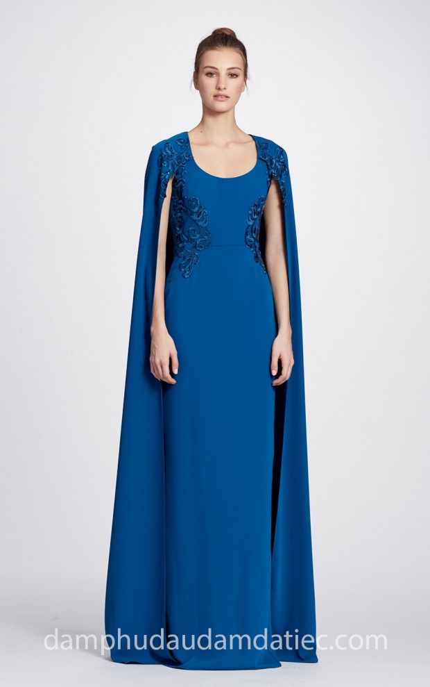 dam da tiec cape Marchesa Notte Fall 2018 N25G0659_PEACOCK ao choang hoang gia dia chi may ao cuoi dep sai gon may dam da tiec tp hcm ao cuoi cao cap meera meera fashion concept