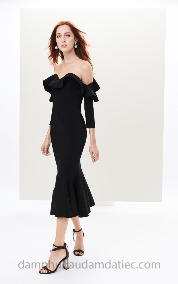 dam da tiec tre vai duoi ca Oscar de la Renta 2018 RUFFLED STRETCH dia chi may dam da hoi dam da tiec dep sai gon ao cuoi meera meera fashion concept