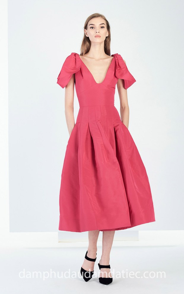 dam da tiec cong chua tea length Oscar de la Renta 2018 Shocking Pink may ao cuoi dep sai gon meera meera fashion concept