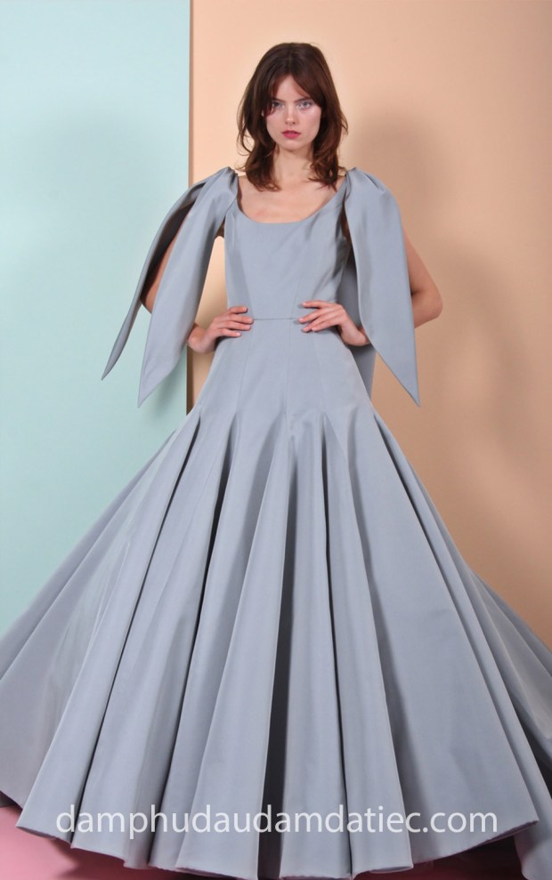 may dam da tiec dep tp hcm ao cuoi meera meera bridal Christian Siriano Resort 2018 29