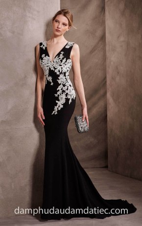 Dam da tiec duoi ca ren NN5843