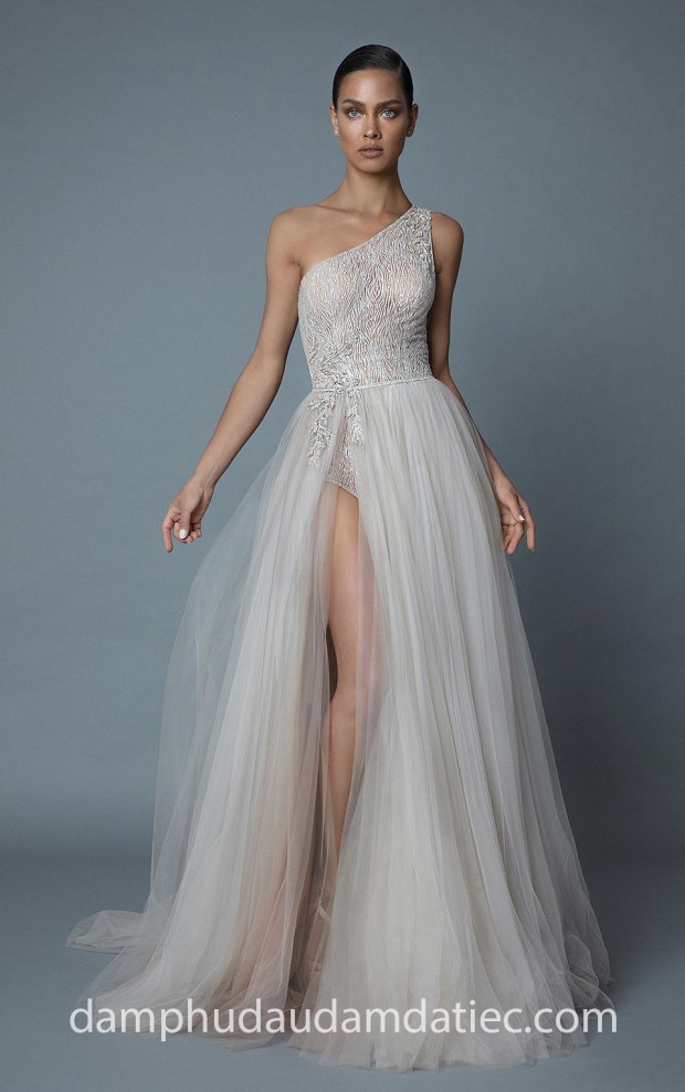 dam da tiec lech vai xe ta nn5895