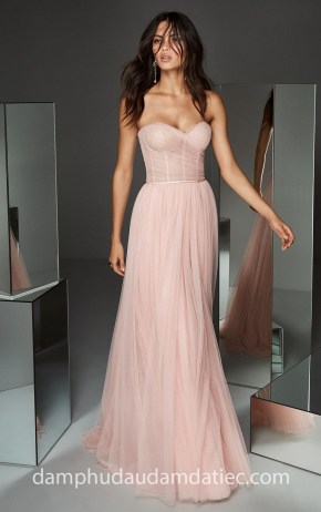 dam da tiec cup nguc de thuong Pronovias