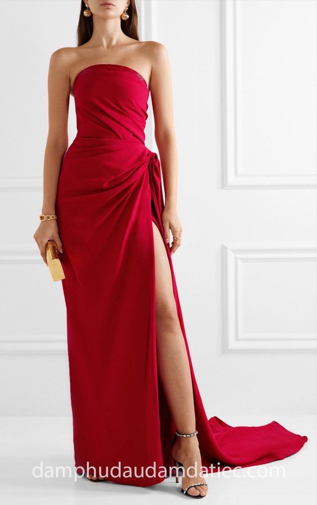 dam da tiec cup nguc xe ta Oscar de la Renta